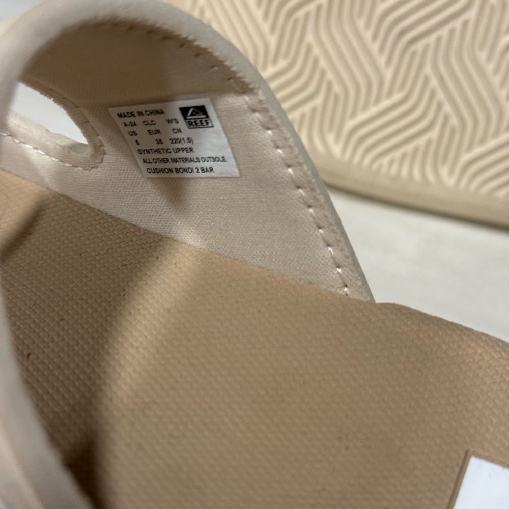 Reef Womens Cushion Bondi 2
Platform Slide Sandals Women’s Size 5
Natural - Picture 7 of 7